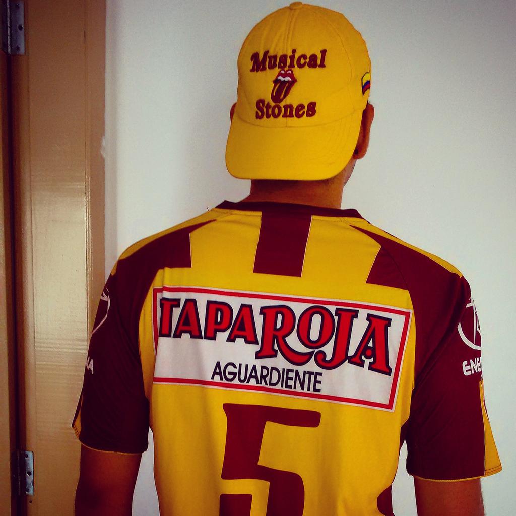 pipejaramillo91's tweet photo. #musicalstones #topacio #rvsbrasil vamos Vinotinto @lechona_1954 @rinconvinotinto @DepTolimaLegion @carlinhosrivera http://t.co/kfBG03qRVF