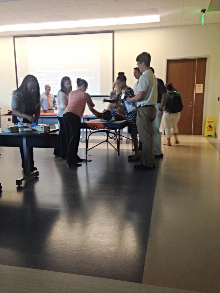campbell__med's tweet photo. There's a (fake) trauma tonight in the splinting and bandaging workshop! #hprep2015 http://t.co/ya809Sc1M8