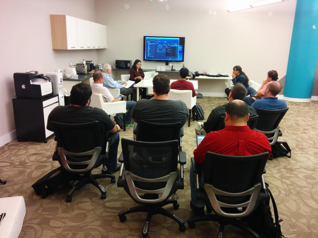 SoFloPHP's tweet image. Listening to @heydluv teach how to use @symfony #soflophp