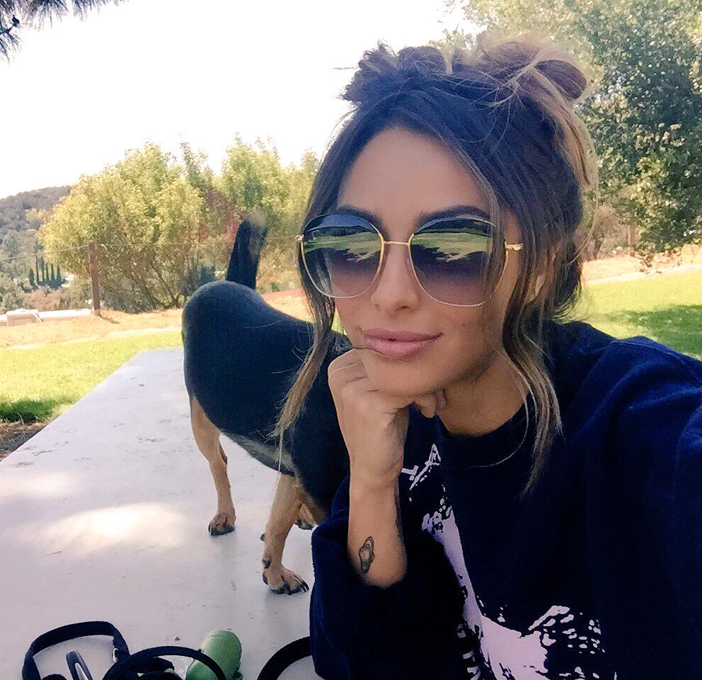 michelematuro's tweet photo. Casually being ignored http://t.co/gxVsR9SXDE