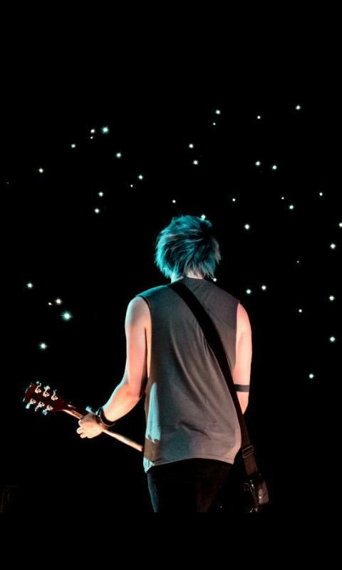 MiichaeI5SO0S's tweet photo. Michael fact : he really like when you call him with "sunshine" ..

#5sosFAM #MichaelFact http://t.co/hbJpFmGxSn