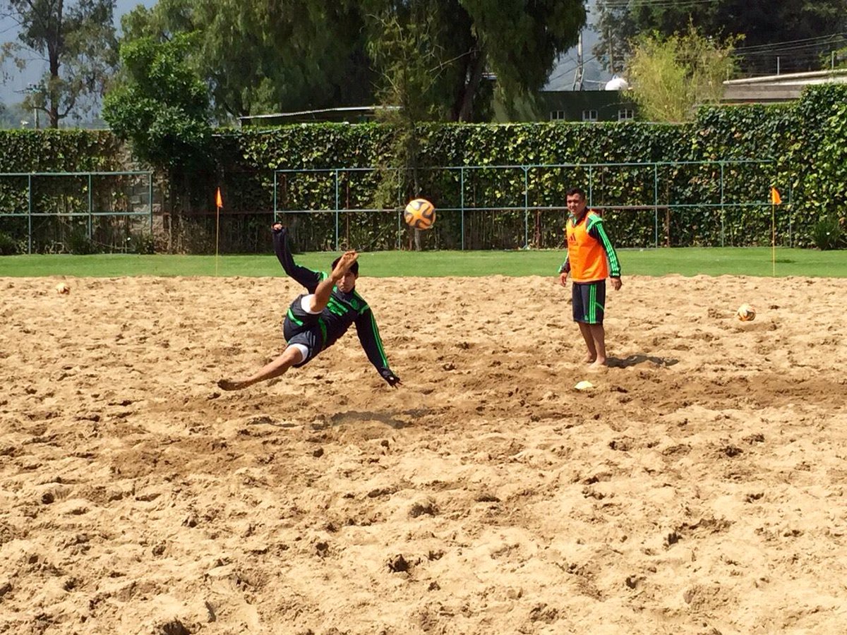 miseleccionmx's tweet image. #NotiTri @banamex #FútbolPlaya Así entrenamos en el CAR con miras a la Copa del Mundo Portugal 2015: