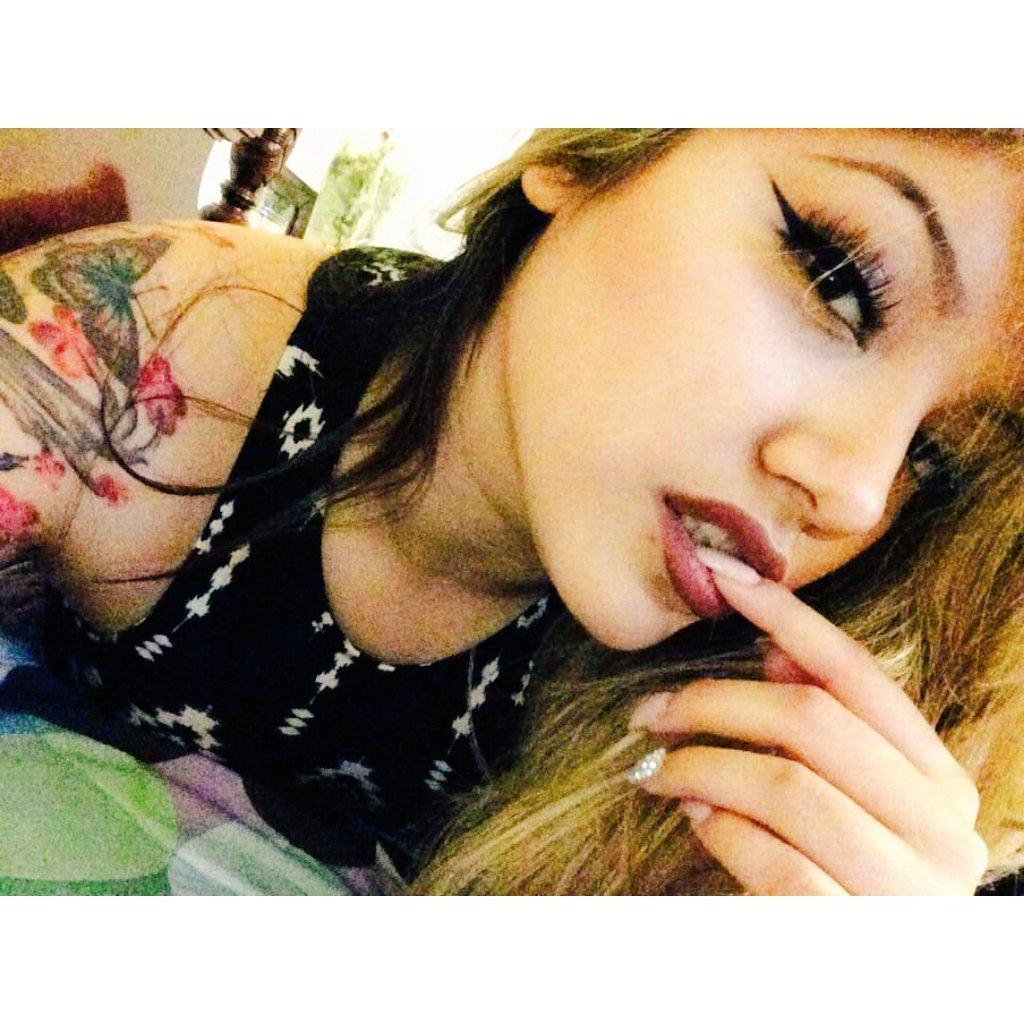 loner_shawty's tweet photo. 😏😌🙊 http://t.co/pJEcm0dXfX