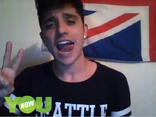 paolabasketball's tweet photo. 🔴 VIVO @SoyChristianCas esta vivo en #YouNow - http://t.co/0gM0itLQVA http://t.co/tg4m6ACIs1