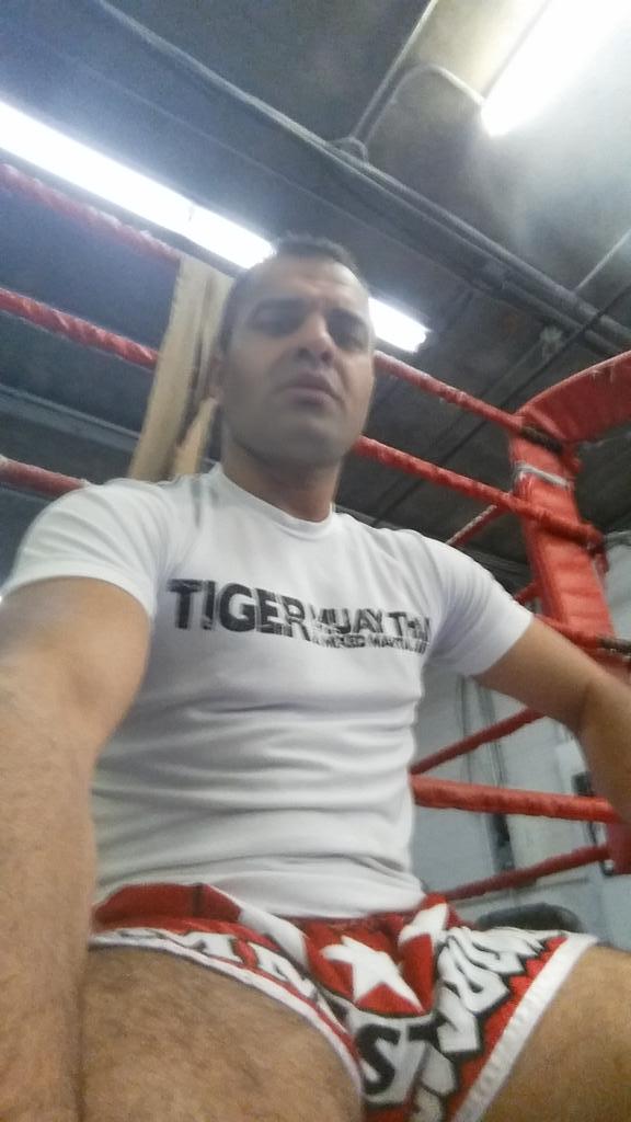 PitBuLL_1928's tweet photo. Come join me tomorrow at #tristargymkickboxing 7pm @tristargym @Firas_Zahabi http://t.co/BaehCmhAOz