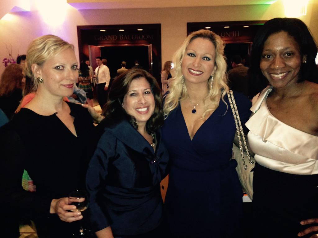 askdrfatima's tweet photo. Emory alumni supporting @BoMFDC at #BlueGreenBash! @EmoryUniversity @sbaucus @caroldanko @MichelleWCohen http://t.co/jQTWksBTRz