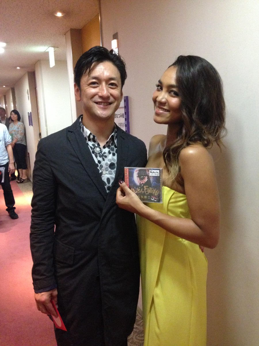 石丸幹二 水曜歌謡祭 で石丸がcrystal Kayさんと歌った ホール ニュー ワールド はディズニー アラジン の曲 ミュージカル アラジン は24日に四季劇場 海 で開幕 石丸のシングルにも Http T Co Waqjbftd24 Http T Co 6tdk0zbgvc