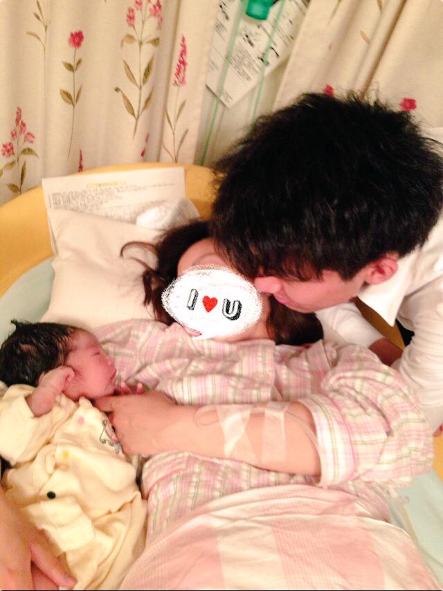 0910Honami's tweet photo. 5月20日 23:32 3516g 51cm 元気な女の子が産まれました👶💓
予定日から10日遅れでやっと天使ちゃんに逢えたよ😭👏💓
産まれてきてくれて本当にありがとう。 http://t.co/Ml5Bih5Vtj