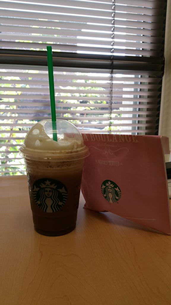 iamsherrymay's tweet photo. Been a busy day...thank goodness for #starbucks #complimentsofJia http://t.co/OBiUviwvza