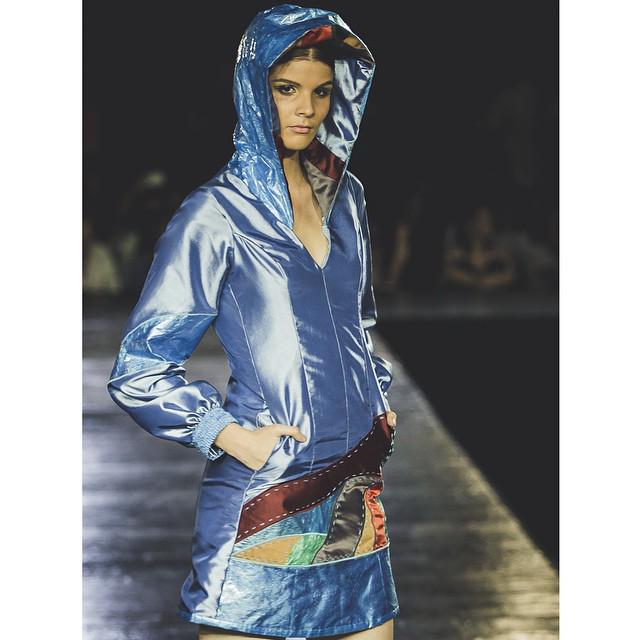 MozaikoModa's tweet photo. Desfile Ecolochic Francia Tuya, mi propuesta Pret-a-Porter elaborada con reutilización de materiales! http://t.co/fa1PV3vIpO