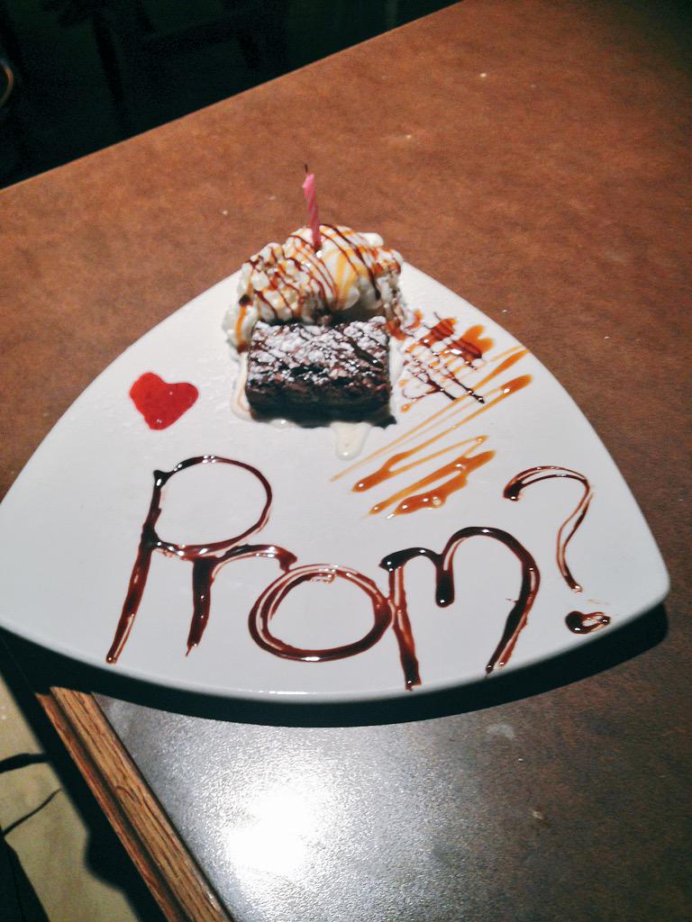 stapramdates's tweet image. “@ev0y: he's too cute😊💕 http://t.co/CjEd119Nhw” congrats to these lovely 2 👀