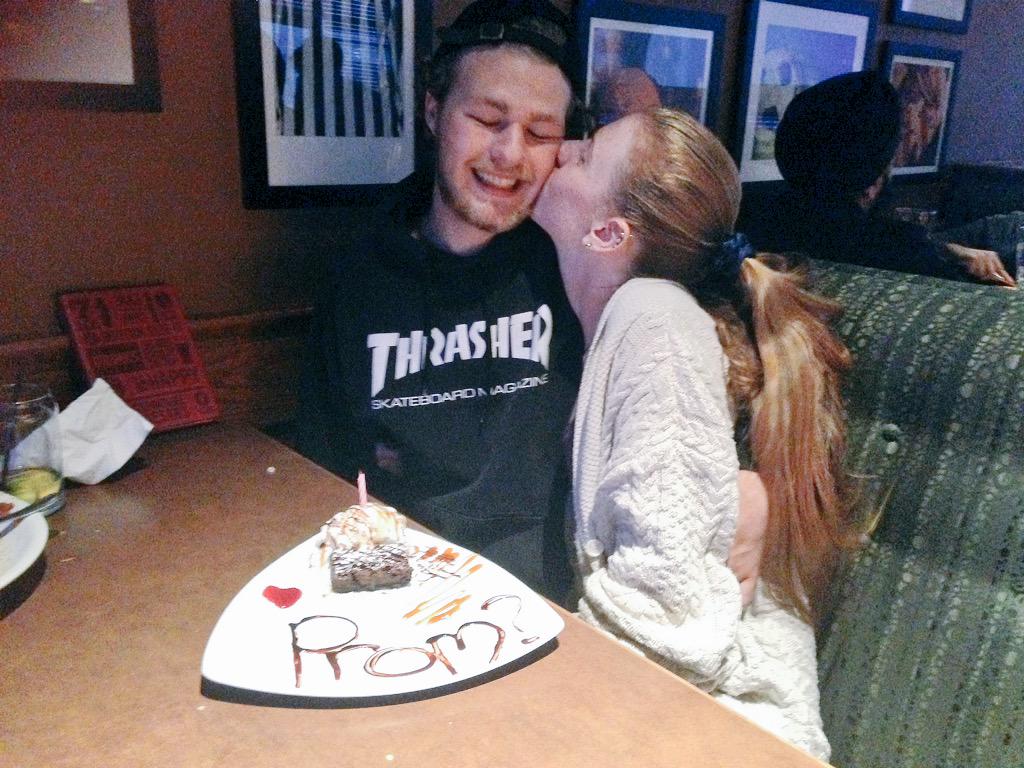 stapramdates's tweet image. “@ev0y: he's too cute😊💕 http://t.co/CjEd119Nhw” congrats to these lovely 2 👀