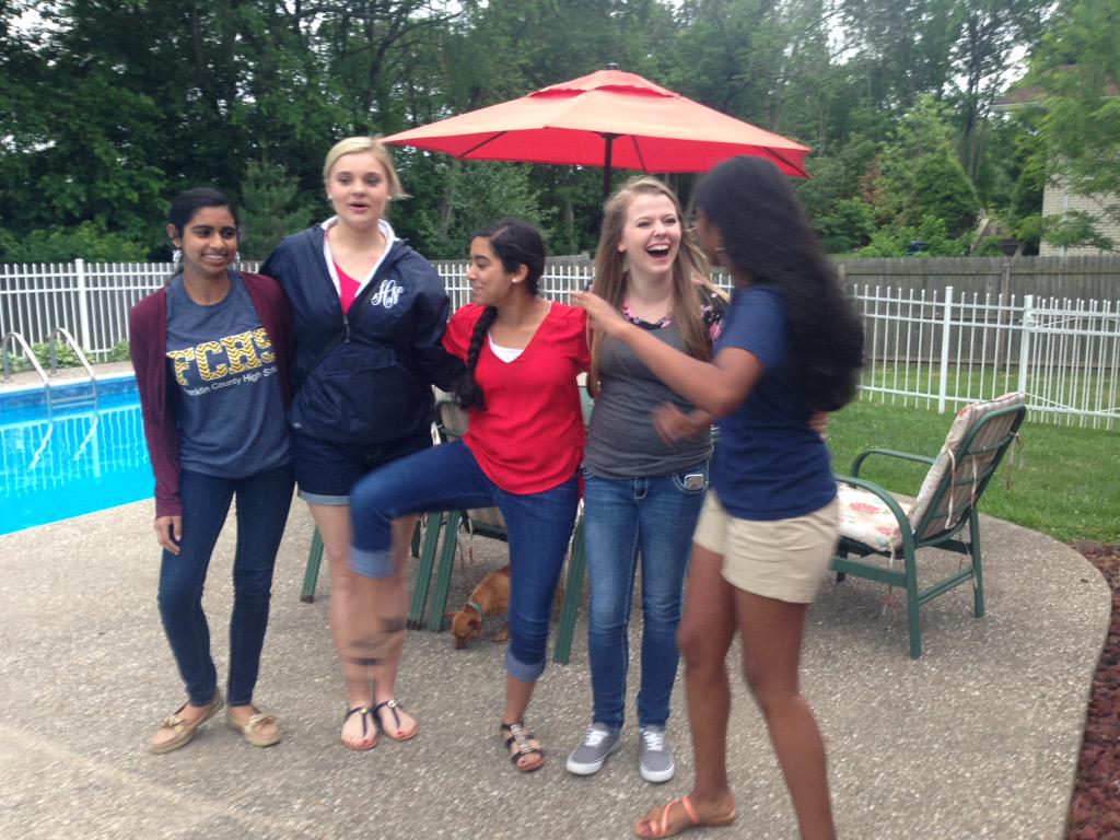 plholder5168's tweet photo. Candid picture from the tennis banquet http://t.co/WuKo2Fr9MB