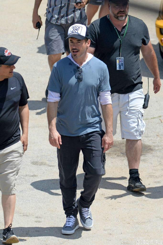 COMlCUPDATES's tweet photo. Robert Downey Jr. has made an appearance on the Civil War set! http://t.co/DY6kvRNLT2