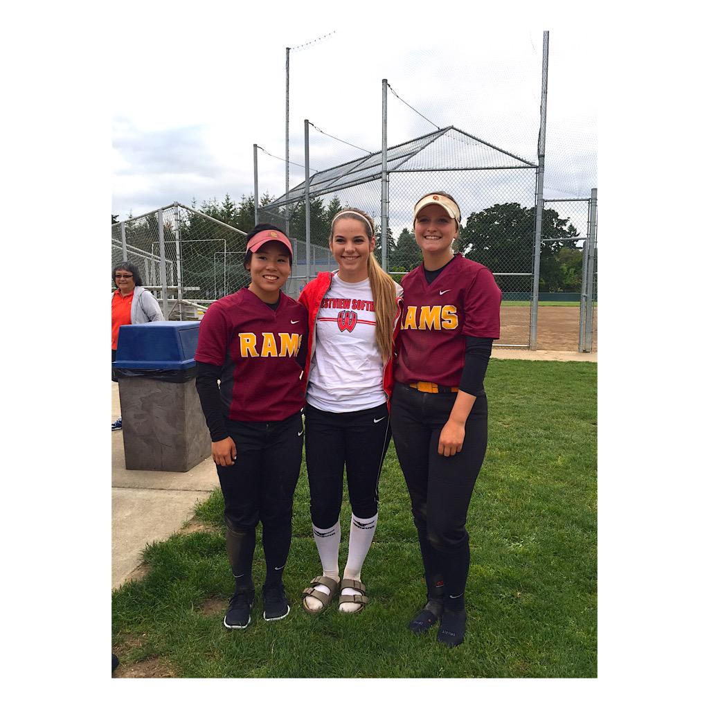 jessiengae's tweet photo. This season may have been rough, but it ended perfectly⚾️💙 http://t.co/8uhNAvzvHg