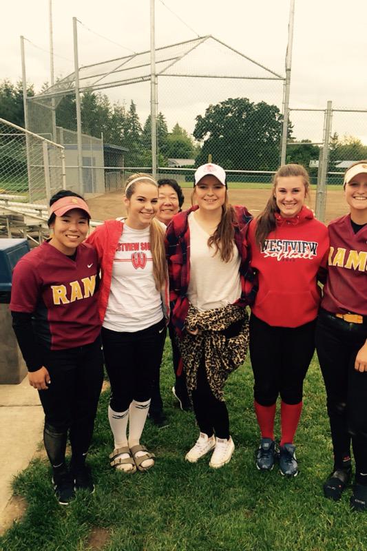 jessiengae's tweet photo. This season may have been rough, but it ended perfectly⚾️💙 http://t.co/8uhNAvzvHg
