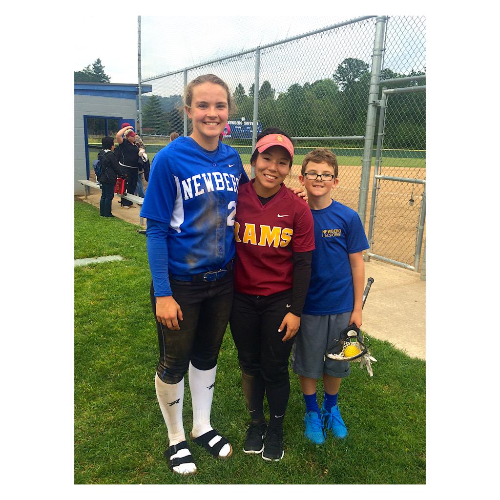 jessiengae's tweet photo. This season may have been rough, but it ended perfectly⚾️💙 http://t.co/8uhNAvzvHg