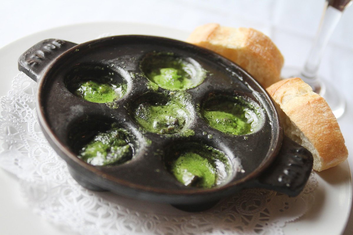 yezi95's tweet photo. Dip your french bread in the parsley butter of the Escargots at Peiti Robert:the taste of French in Boston. http://t.co/BWvZEtsdKf
