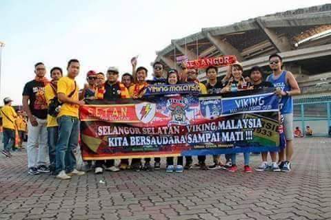 ivan_boma's tweet photo. @andik_vermansah Persib Bandung ( Taufiq ) vs Selangor FA ( Andik ).Si Unyil  Indonesia ) vs Upin &amp; Ipin ( Malaysia ) http://t.co/JAffnniOme