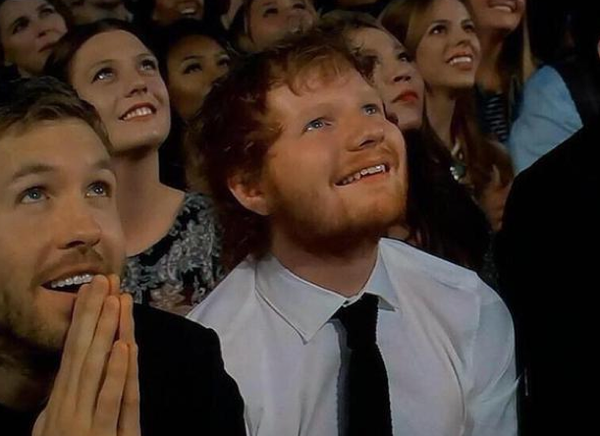 ZacaTrapa's tweet photo. cuando veo a one direction. http://t.co/mkUm5Y2BdC