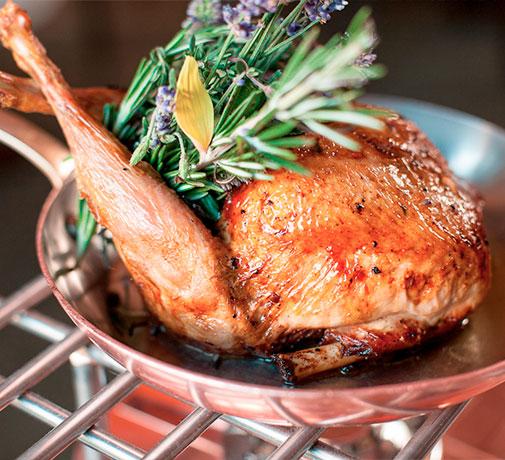 yezi95's tweet photo. The Boston Awards’ wining Brassery takes you to the flavor tour of crispy Duck Confit with Juicy Meat @GaslightBoston http://t.co/7e9Mx4BZL9