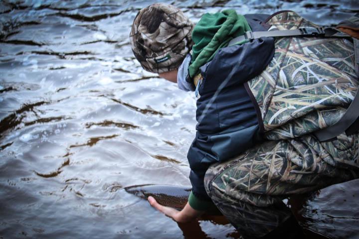 3brothersflies's tweet photo. Releasing a #NorthShore chromer. Thanks @NorthShoreTrout for some unforgettable memories! http://t.co/7LVRAWZCM2 http://t.co/3Bz4e3sgZu
