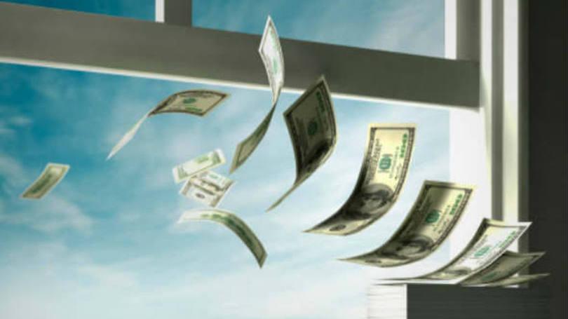 exame's tweet photo. Metade das empresas do país está inadimplente, diz pesquisa > http://t.co/hTFggKgev9 http://t.co/K2MBSw3HUI