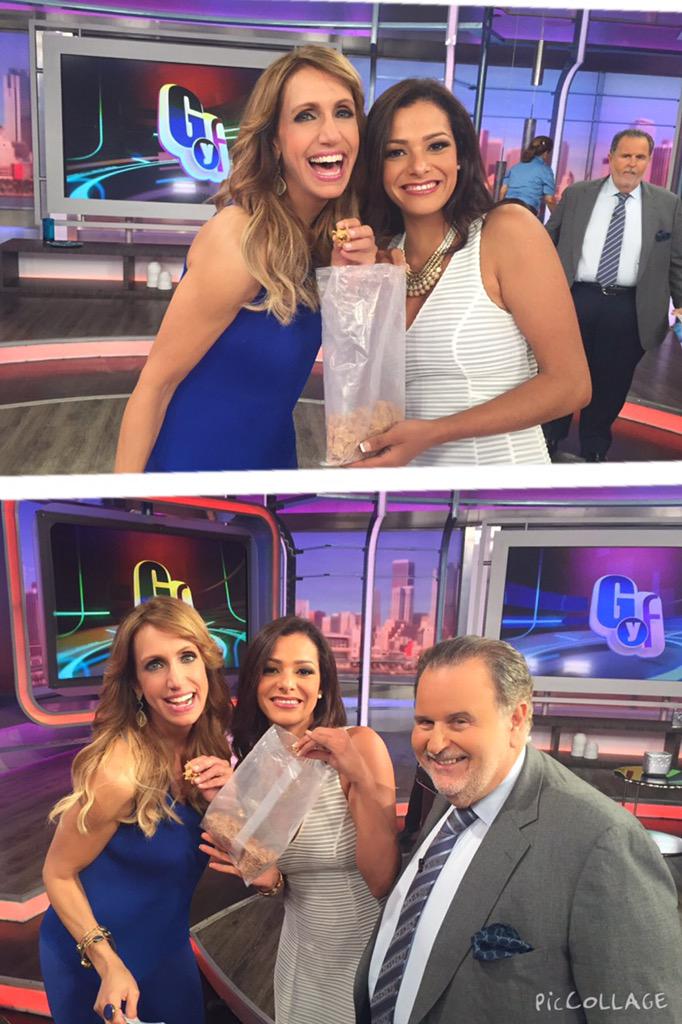 LiliEstefan's tweet photo. Cachamos a @nathalia_casco con #LasManosEnElCereal 🙈🙈🙈 comparteeee 😜😜 @ElGordoyLaFlaca @Univision http://t.co/SA5pnZDIDX