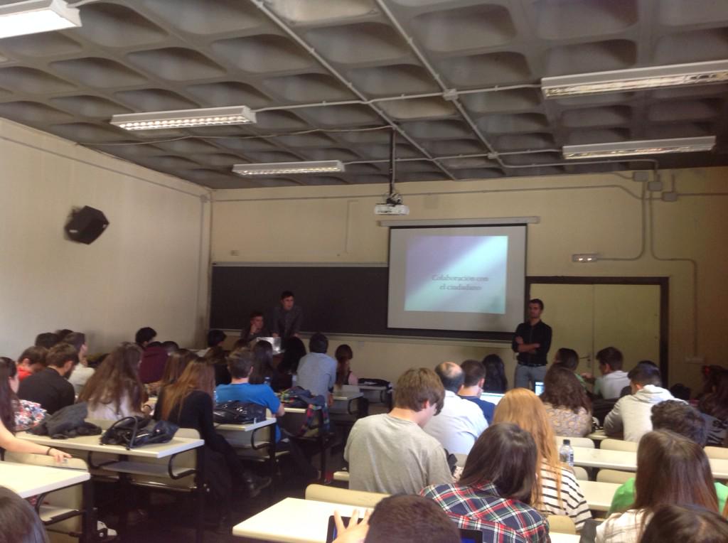 Royalagencysc's tweet photo. #RoyalAgencySC asiste al primer día de la conferencia "Jóvenes Emprendedores" en la Universidad Complutense de Madrid http://t.co/gOkRiDPAHY