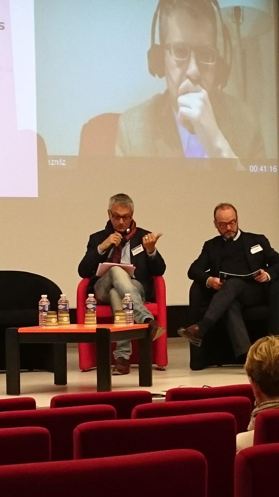 urbaparis's tweet photo. @Gwiazdzinski: "la ville où on se sent bien, c est une ville où on se rencontre." #LeLabidf http://t.co/g08xuub0CB