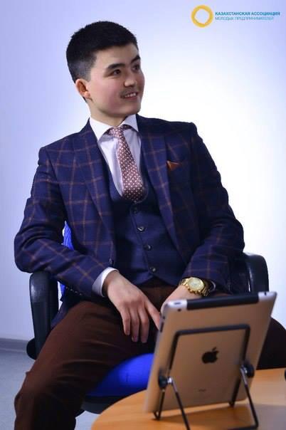 Arsik777's tweet photo. Автобус кондукторынан консалтингтік агенттік басқарушысына дейiн http://t.co/7o1BGtdVKq http://t.co/0QFYxSSBNa