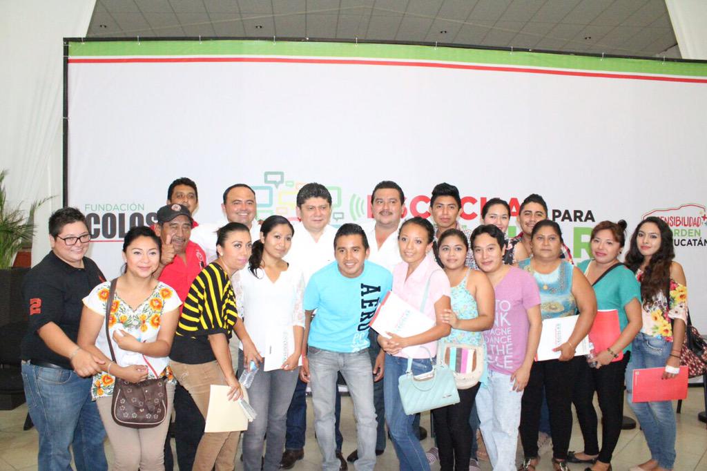 eveliodzibpza's tweet photo. Foro #EscucharParaLegislar organizado por @FColosioYucatan con la participación de los 11 municipios del #Distrito13 http://t.co/KeMWbjrO2y