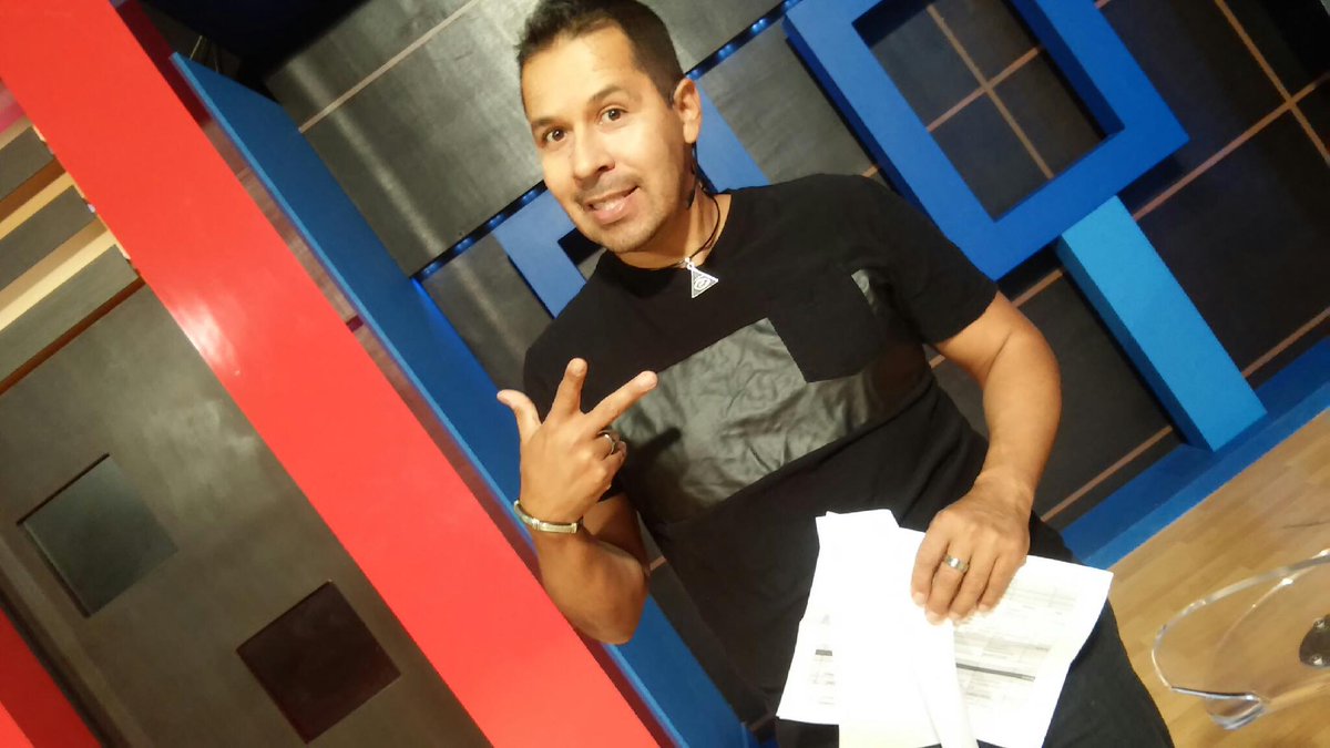 kbmtelevisa's tweet photo. Nos vemos en Kaboom después de Las Noticias por Tu Canal http://t.co/2vezW5WikK