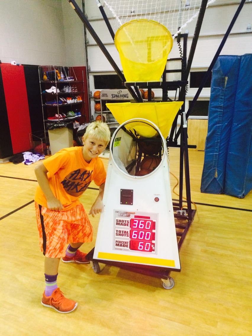 kurt13warner's tweet image. My 11yr old &amp;amp; I, getting our pre-bed workout in - 600 3ptrs - what did you get in today??? #HowDidYouGetBetter