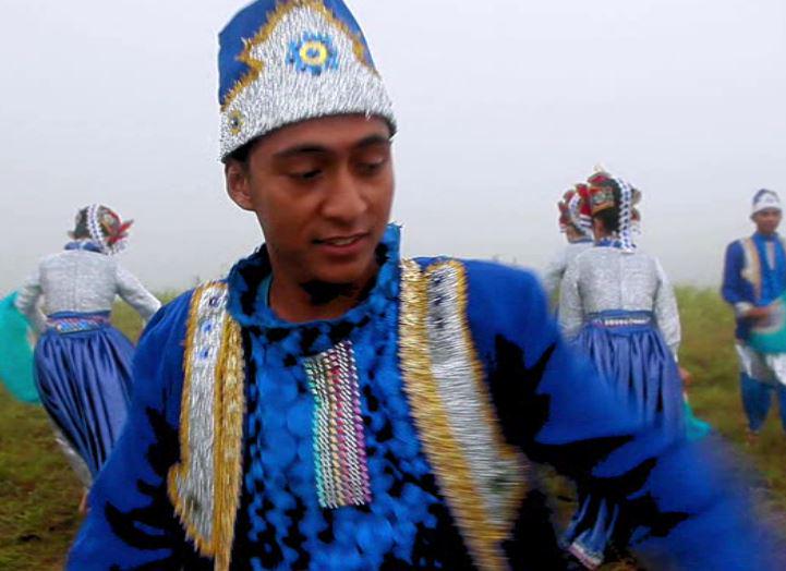 Dulu cahu jadi penari terkece di buton sekarang jadi artis terkece di indonesia

#tompalaijo #mamayoo