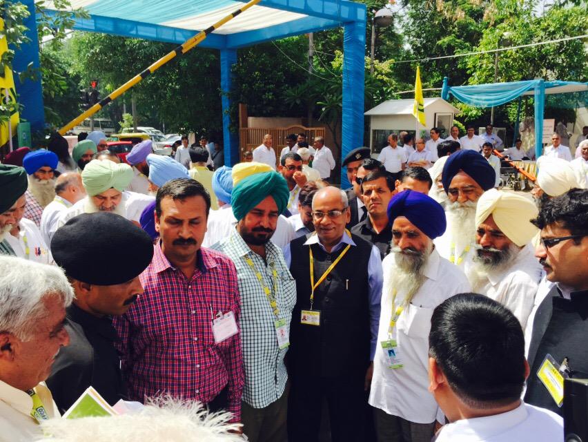 drusawasthi's tweet photo. It's a warm &amp; nice day started from #IFFCOAGM with cooperators across country http://t.co/nC2koJ0sd4