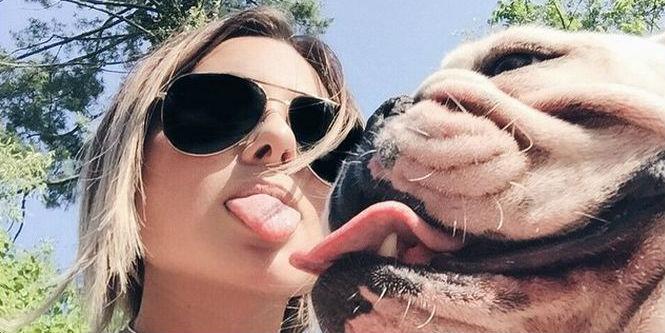 adage's tweet image. Brands pay this Instagrammer $15,000 to include their products in a picture bit.ly/1JB5CrX