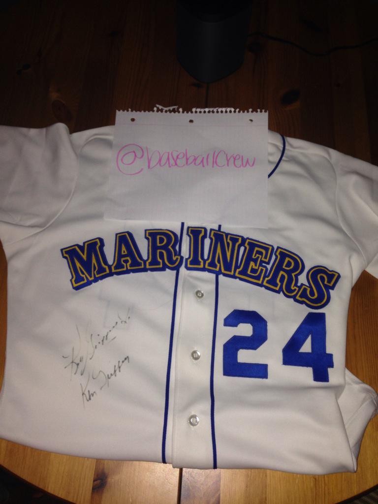 Velo_Blueprint's tweet photo. First 5,000 people to RT this will be entered to win a Ken Griffey Jr. Jersey signed by father and son! http://t.co/8088tNqdBq