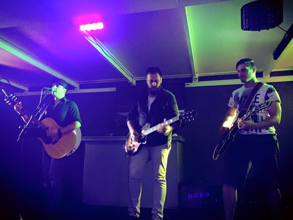 mike_sitarenios's tweet photo. #TBT last week sat at the bell watching the awesome crimson and my bro rock out @DSitarenios http://t.co/k1QnbAnHAT