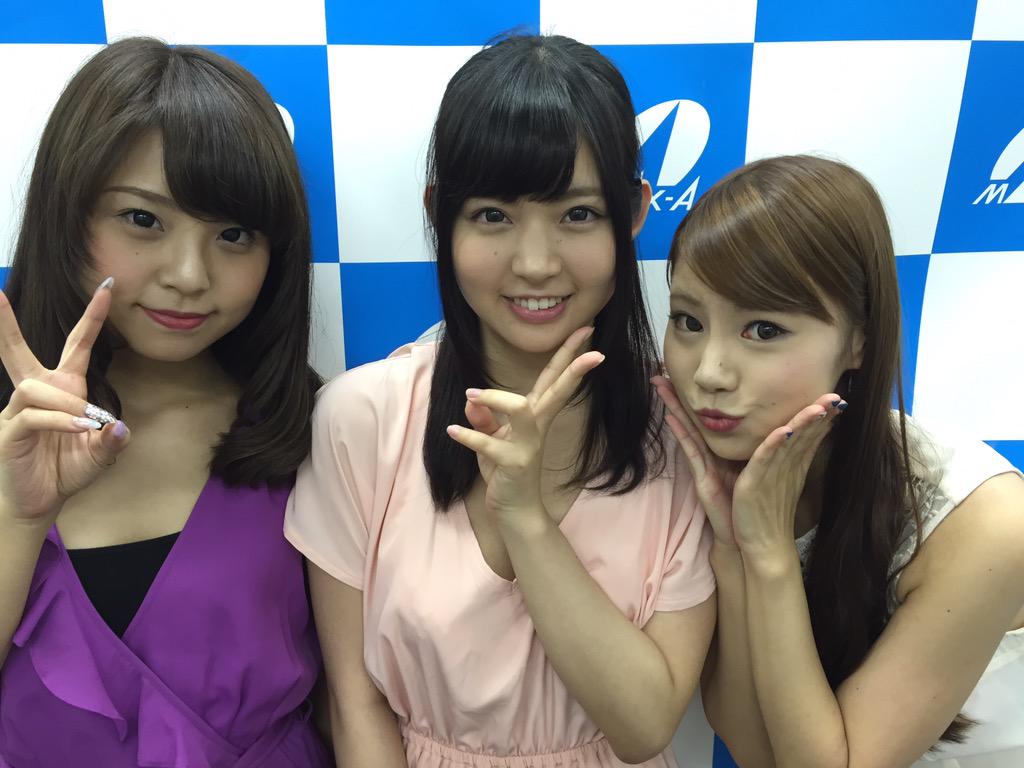 max_a_official's tweet photo. 今日は奇跡のコラボ「やりすぎ！キャッツアイ」の販促作りです！た〜くさんパンツ穿いて汗ダクで頑張ってくれてますよぉは♡ http://t.co/39d3M57zAN
