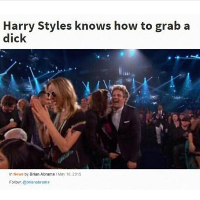 LCSNY's tweet photo. Oh no harry, louis was there! Shame on you. #harryaf #harryhair #larryisreal #narry #louistomlinson #harrystyles #lโฆ http://t.co/apUj3gfuof
