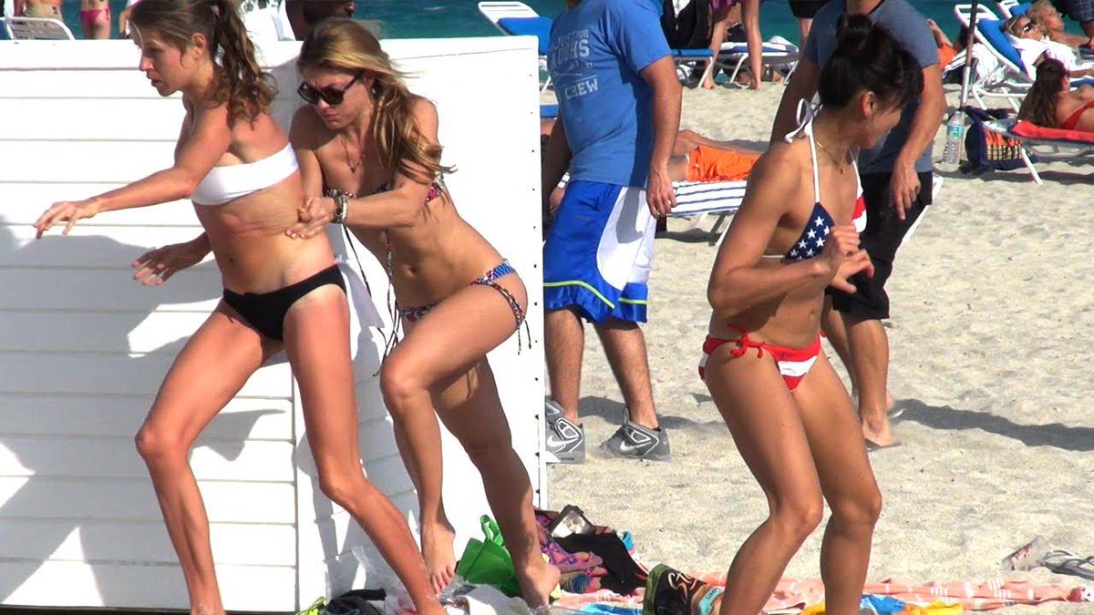 prankvideoss's tweet photo. A Real #Snake At #MiamiBeach: Not Real It’s A #Prank
http://t.co/4Y6WoJFbQD http://t.co/NbLeImPBhC