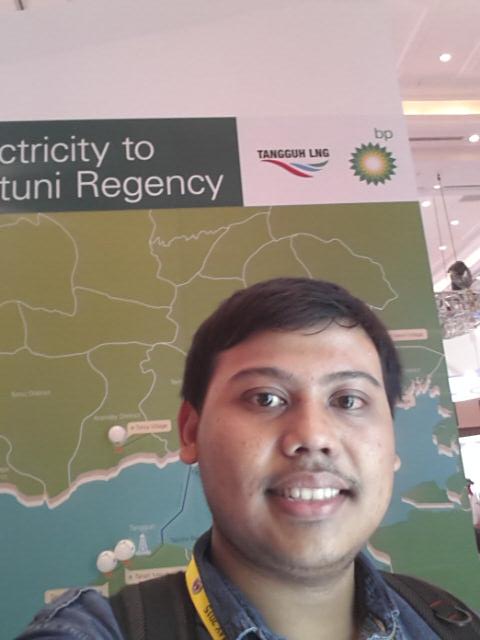 zhafranbustomi's tweet photo. SELFIE DULU @BP_Indonesia #BP@IPA http://t.co/tthtLjIjBQ