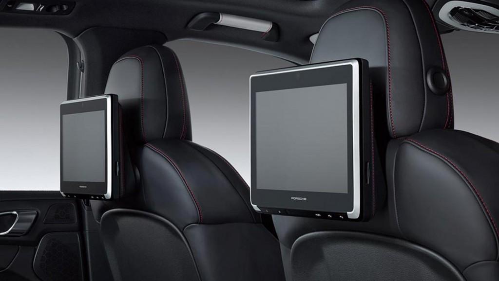 PorscheWorldnet's tweet photo. New #Porsche Rear Seat Entertainment - http://t.co/vMMk08r0rh - #Cayenne #Macan #Panamera http://t.co/X0njNqbBTz