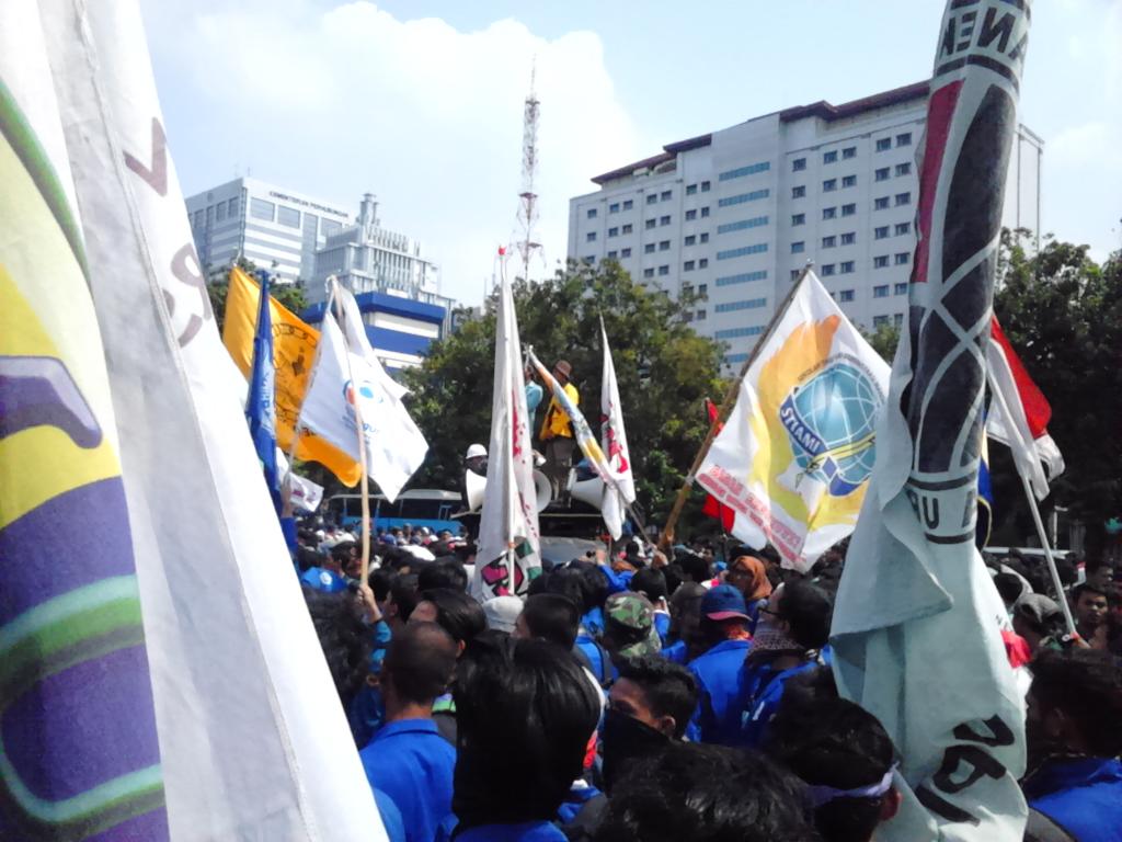 BEM_Unila's tweet image. Panas terik tak menyurutkan langkah kami tuk perjuangkan hak-hak rakyat! #CulikJokowiJk @bem_indonesia