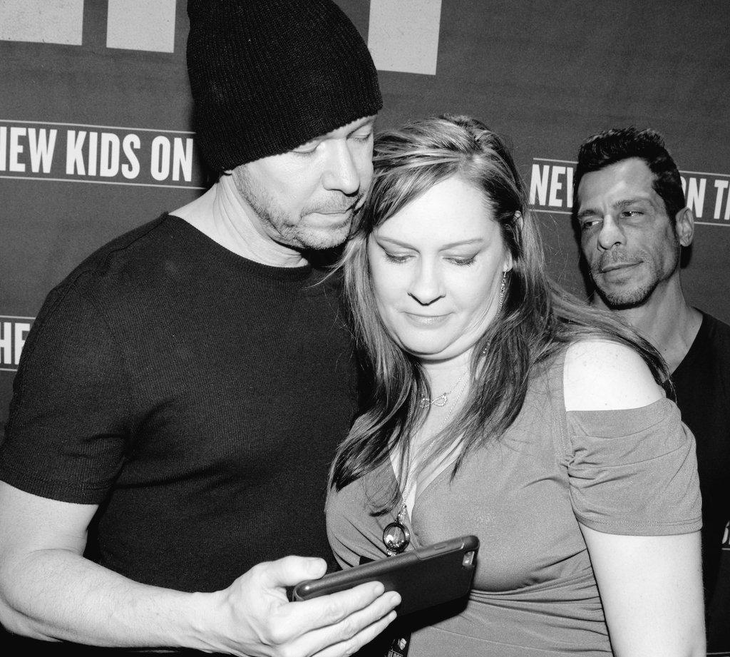 birdtracs's tweet photo. .@DonnieWahlberg
I miss you already to pieces! #DammitDonnie
xxoo http://t.co/9OIkxZOn9r