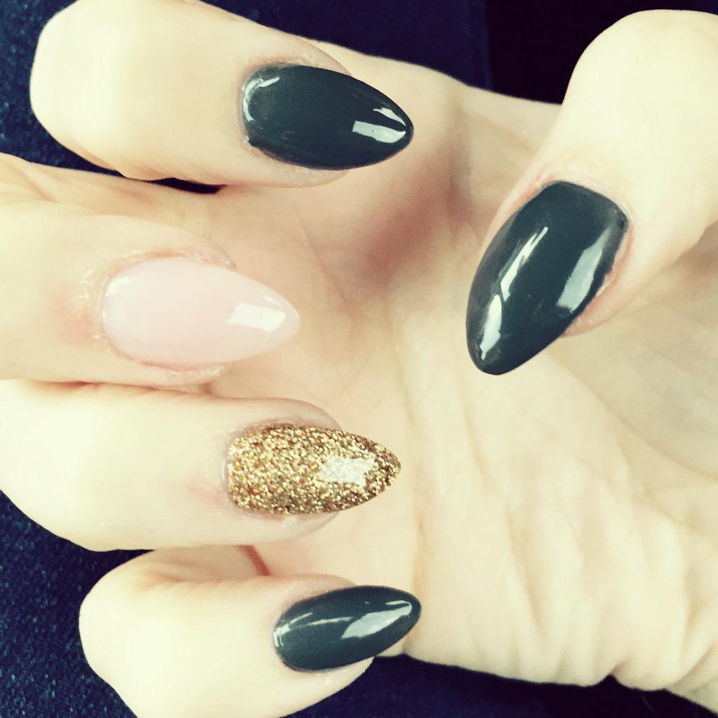 Laurenbfc's tweet photo. Had a lovely pamper night ❤️ #new #nails #grey #pink #gold #glitter #pampered #love http://t.co/wnAyIeT1aM