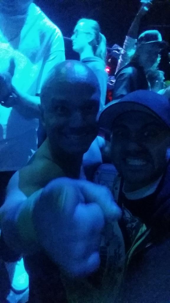 1oftheLost's tweet photo. With the champion!!! http://t.co/LJ8zQIUuaa