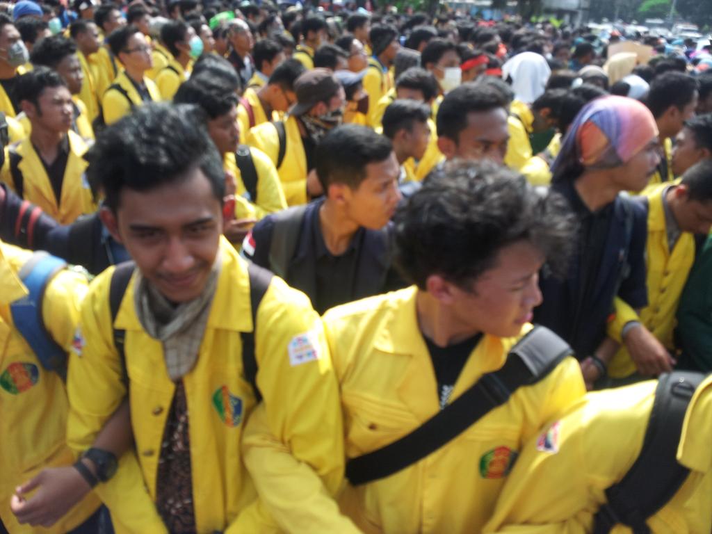 andiauliar's tweet photo. Terimakasih atas kepedulian teman2 semua. Terimakasih tlh bergabung di Istana Negara. Hidup Mahasiswa! #Aksi21Mei http://t.co/oXaJe4pNxy