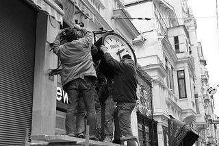 Управление временем есть управление жизнью, поэтому управляйте своим временем как можно лучше.